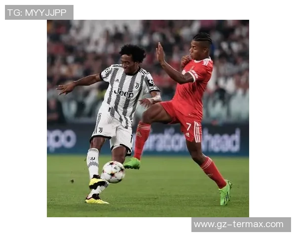 本菲卡大胜尤文图斯6比2补时进球点燃全场激情与转会传闻