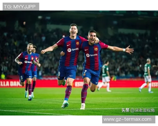 世界杯焦点战巴萨与阿森纳战平争议判罚引发全场热议